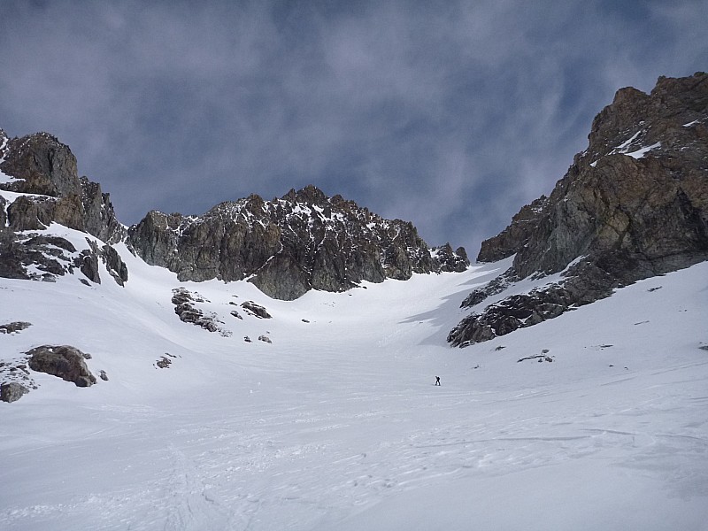 #4 Montée à la Brèche Cordier : En montant à la Brèche, le constat de neige soufflée... Montée à la Brèche Cordier : En montant à la Brèche, le constat de neige soufflée...
