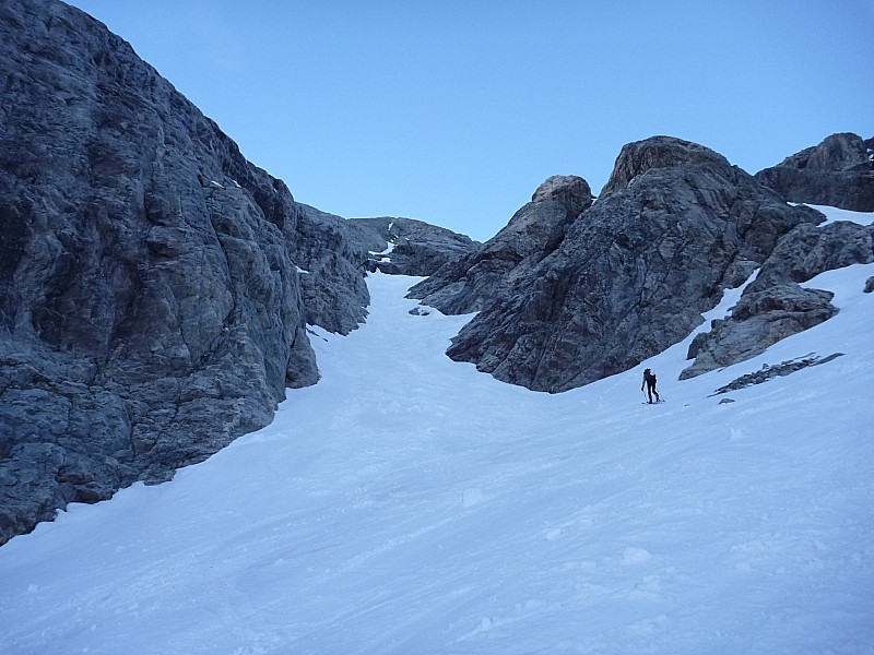 #1 Montée par rive G du glacier : Paul à l Montée par rive G du glacier : Paul à l'attaque