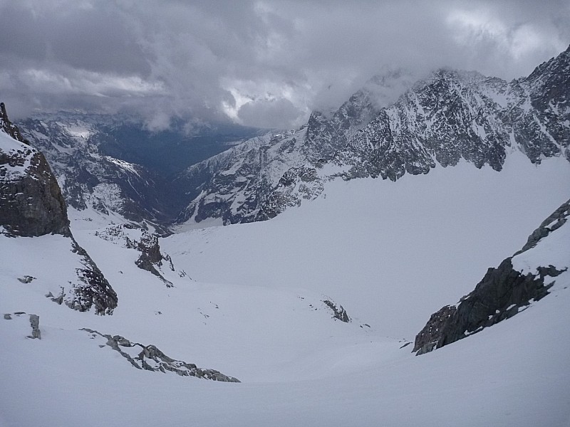 #7 On se casse : 12h17. Mouise bien en place, descente rapide au glacier sur neige pas encore revenue On se casse : 12h17. Mouise bien en place, descente rapide au glacier sur neige pas encore revenue