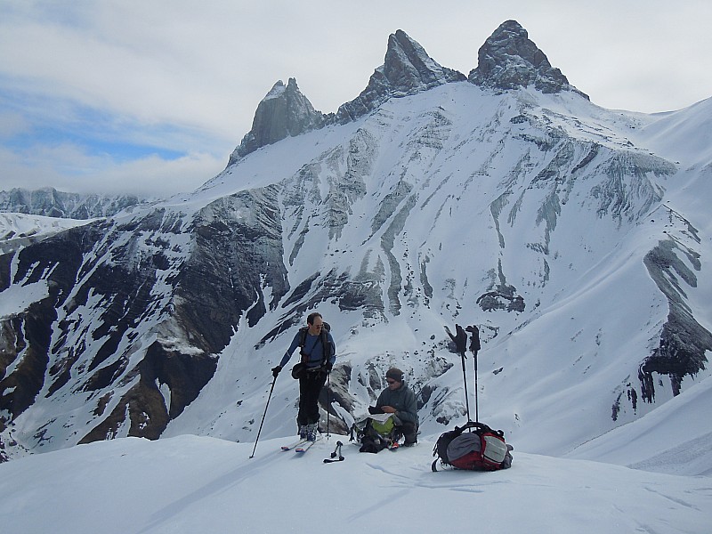 #3 La Tranchée : La tranchée s La Tranchée : La tranchée s'arrête sur une ligne de crête. problème: à quel niveau faut-il traverser pour rejoindre le vallon de Martignare?