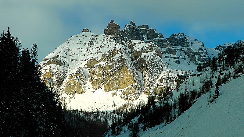 #3 1700m : Groupe Fort Carra et "Raie des Fesses", toujours aussi beau, ça nous manquait 1700m : Groupe Fort Carra et "Raie des Fesses", toujours aussi beau, ça nous manquait