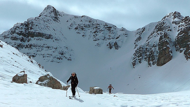 #9 2600m : vers le col de Valloar, les couloirs Nord de Saunguinerette sont en bonnes conditions ! 2600m : vers le col de Valloar, les couloirs Nord de Saunguinerette sont en bonnes conditions !