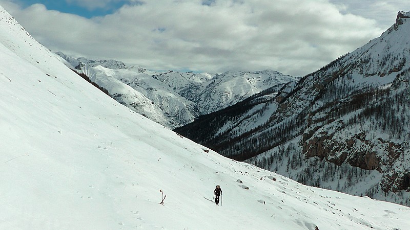 #6 2100m : premières pentes du vallon de Valloar, attention les cailloux sont pas loin mais ça passe bien "à la montée" ! 2100m : premières pentes du vallon de Valloar, attention les cailloux sont pas loin mais ça passe bien "à la montée" !