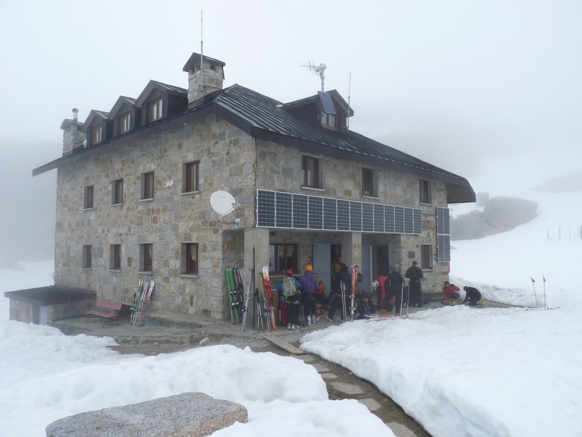 #9 le refuge Chabod : Dans le brouillard le refuge Chabod : Dans le brouillard