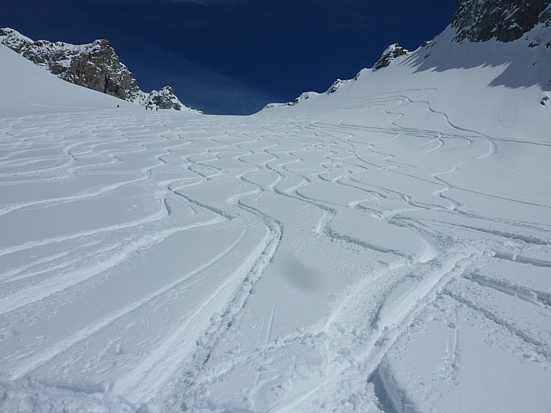 #12 Col d Col d'Argentière face W : Dans le haut, bonne poudreuse et de la place pour faire sa trace!