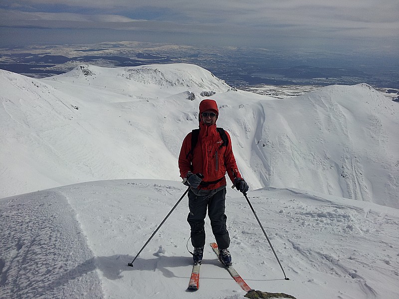 #11 Jean : Jean, toujours réjoui (mais maintenant il sait pourquoi) au sommet du Mont Blanc des bougnats Jean : Jean, toujours réjoui (mais maintenant il sait pourquoi) au sommet du Mont Blanc des bougnats