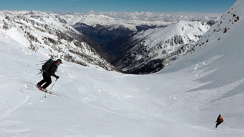 #9 2668m - Pas du Loup : Début de la belle descente de 800m en poudre dans le haut vallon du Rio Freddo 2668m - Pas du Loup : Début de la belle descente de 800m en poudre dans le haut vallon du Rio Freddo