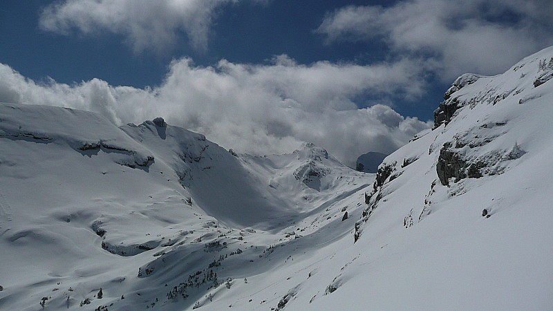#2 villard : les deux soeurs villard : les deux soeurs