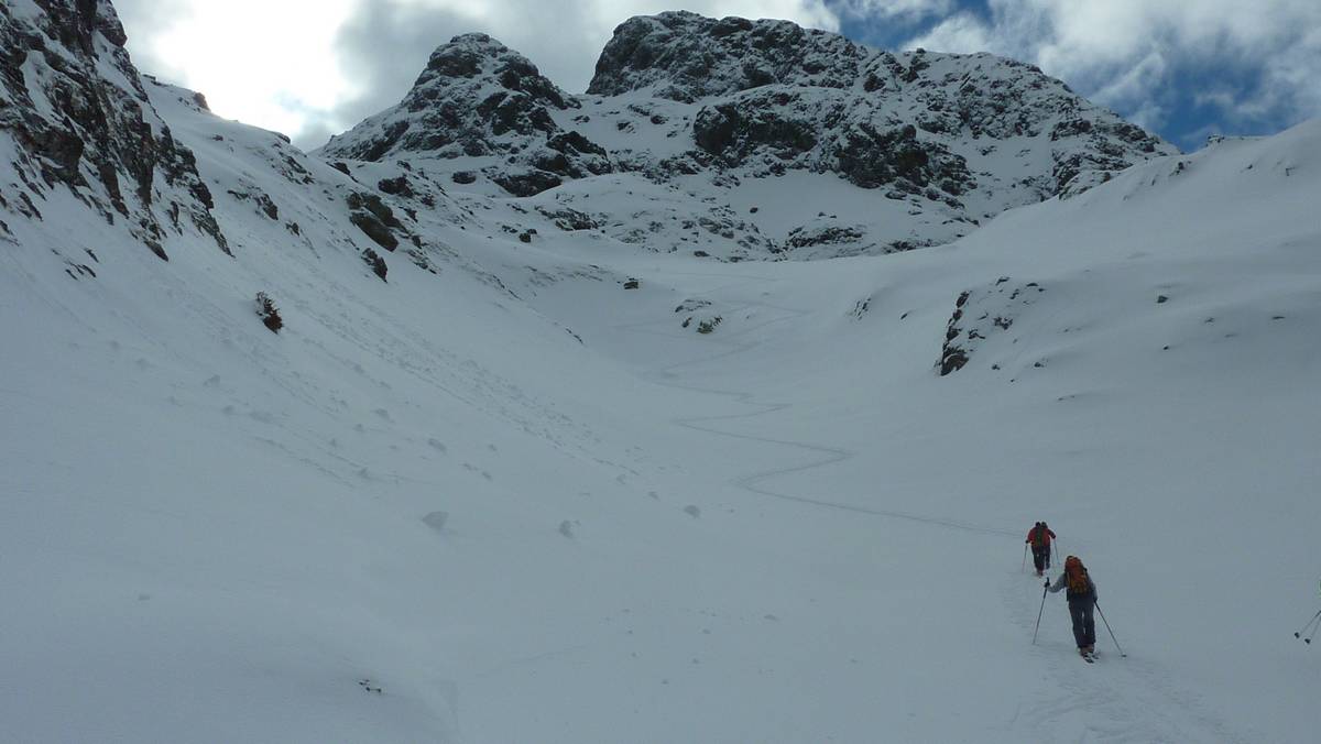 #1 Col de la Pra : sous le col de la Pra, le ciel est encore clement Col de la Pra : sous le col de la Pra, le ciel est encore clement