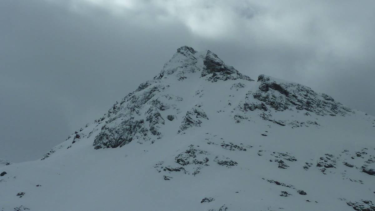#4 N du Grand Domenon : le couloir N est encore un peu sec N du Grand Domenon : le couloir N est encore un peu sec
