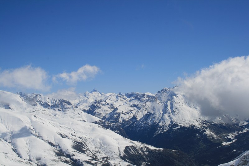 #3 Vers l Vers l'est : Viso au soleil, Aiguilles de Chambeyron et Chambeyron dans les nuages.