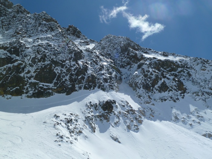 Le bas où on voit la rampe : et le court "S" en glace plus haut...