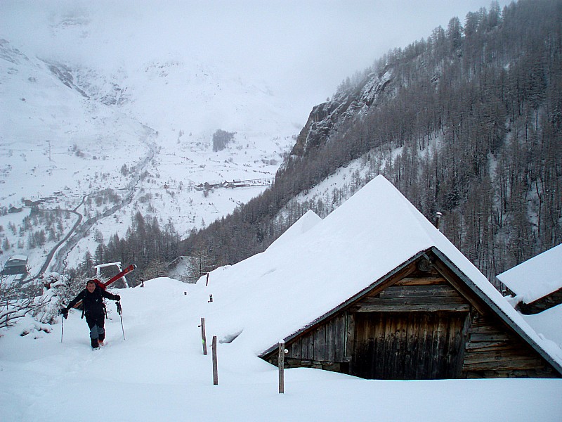 #1 Village des Aiguilles : Encore couvert ce matin... Village des Aiguilles : Encore couvert ce matin...
