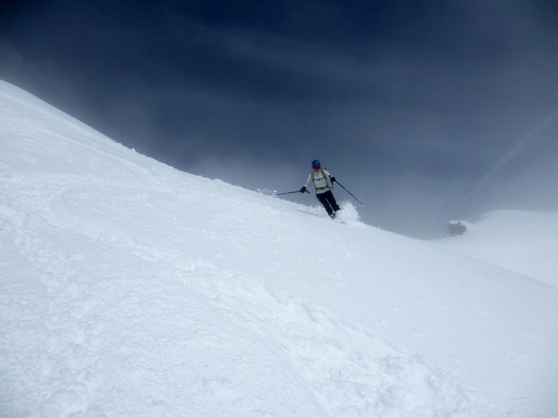 #5 Descente : Poudre un peu chauffée, il est quand même 13h30. Descente : Poudre un peu chauffée, il est quand même 13h30.