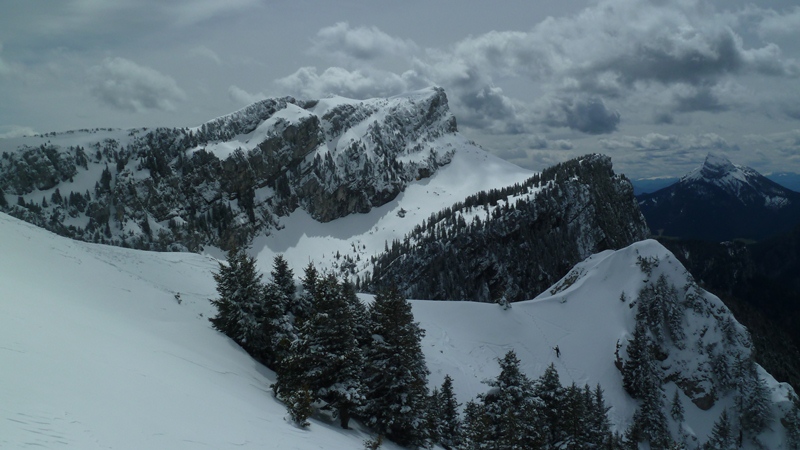#6 La sortie du couloir W : Sur les avis des 2 skieurs qui remontaient, on y est descendus La sortie du couloir W : Sur les avis des 2 skieurs qui remontaient, on y est descendus