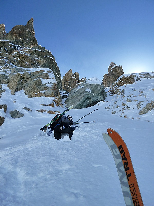 #2 Entonnoir du col : Gros brassage au pied du col de la casse déserte. Merci au guide qui a fait la trace sur cette portion! Entonnoir du col : Gros brassage au pied du col de la casse déserte. Merci au guide qui a fait la trace sur cette portion!