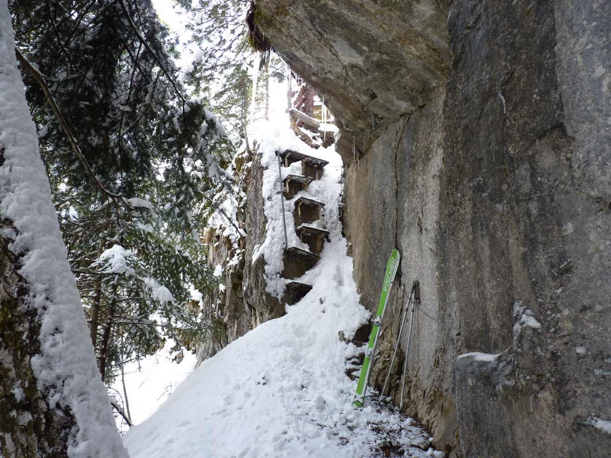 #9 La passage de l La passage de l'échelle : Sympa le passage plus facile avec les skis qu'avec le VTT