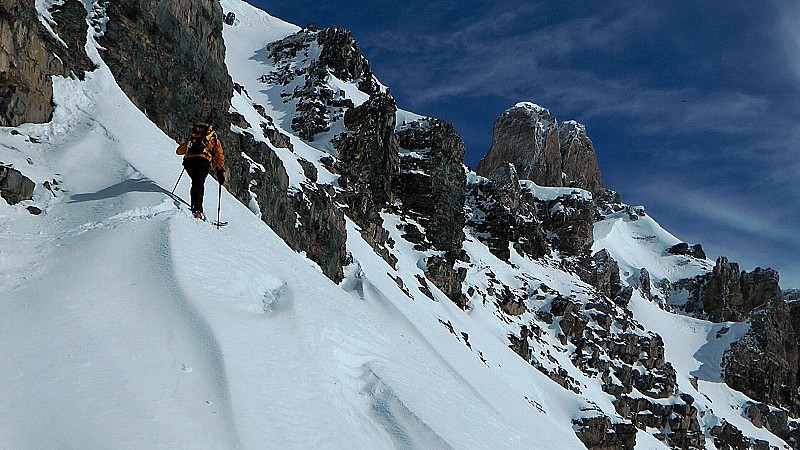 #7 2500m : de grosses accumulations sous le Pas de la cavale... mèfi ! 2500m : de grosses accumulations sous le Pas de la cavale... mèfi !