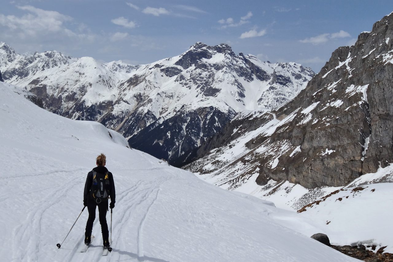 #16 Vers 2300 m : Sur une neige lourde et bien humide. Vers 2300 m : Sur une neige lourde et bien humide.