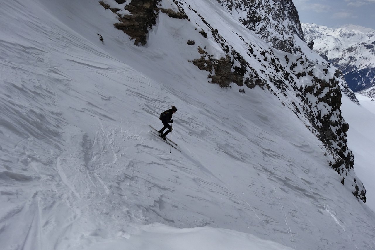 #13 Les premiers virages : Sur une neige correcte. Les premiers virages : Sur une neige correcte.