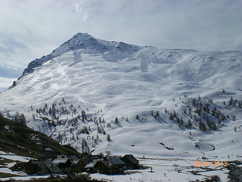 #7 Grand Glaiza : aperçu de l Grand Glaiza : aperçu de l'enneigement depuis les Fonts.
Plaques parties ces derniers jours sous le Pic Lombard.