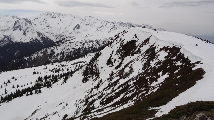 #6 Grand Rocher : Avec les traces de descente dans la pente Est Grand Rocher : Avec les traces de descente dans la pente Est