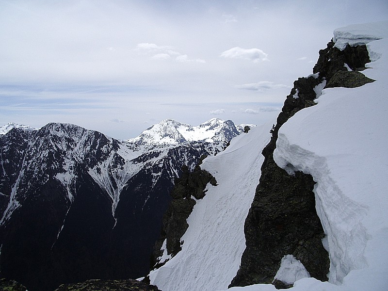#5 Vue vers côté Est 02 : Depuis le Col Petite Vaudaine.
Je ne descendrai pas de ce côté aujourd Vue vers côté Est 02 : Depuis le Col Petite Vaudaine.
Je ne descendrai pas de ce côté aujourd'hui ;-)