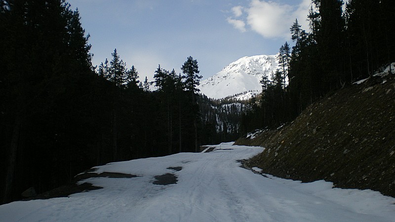 #1 route : route au départ, nécessitant quelques déchaussages route : route au départ, nécessitant quelques déchaussages