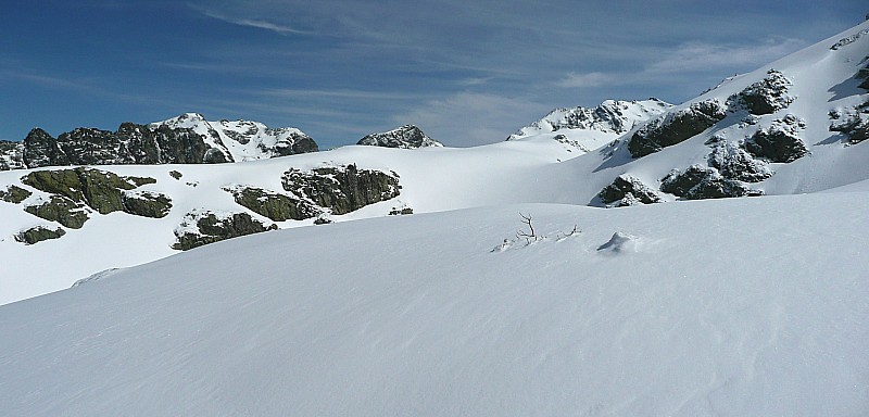 #15 10 à 15cm de neige fraîche : Dans le vallon en montant au col de la Petite Vaudaine 10 à 15cm de neige fraîche : Dans le vallon en montant au col de la Petite Vaudaine