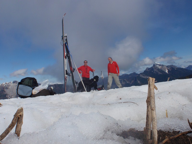#2 heureux d heureux d'être là ! : Encore quelques traces de neige sur la chartreus mais il va falloir bien viser