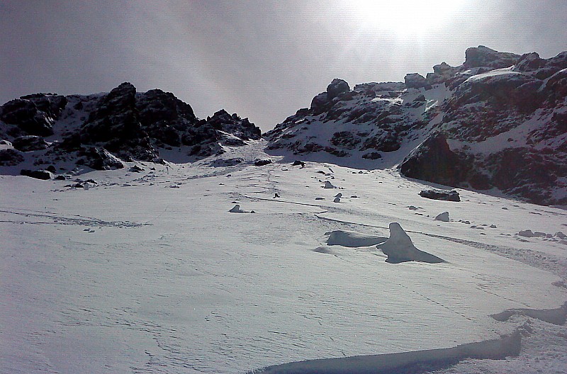 #8 Dent de Bédina : le couloir de la dent Noire depuis le bas Dent de Bédina : le couloir de la dent Noire depuis le bas