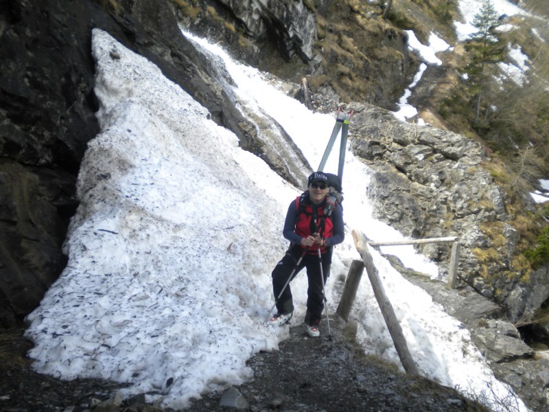 #15 Oberland : Thierry dans la montée à pied du 1er jour Oberland : Thierry dans la montée à pied du 1er jour
