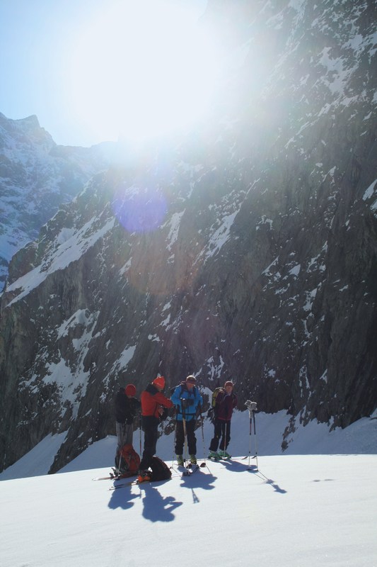 #3 Petite pose au soleil : avant de replonger à l Petite pose au soleil : avant de replonger à l'ombre du Pelvoux.