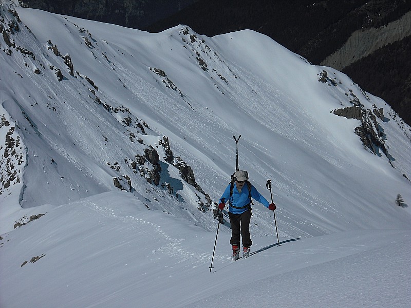#4 Pic des Esparges fines : arrivée de Guido sur l Pic des Esparges fines : arrivée de Guido sur l'arrête sommitale lui à pied, nous en ski