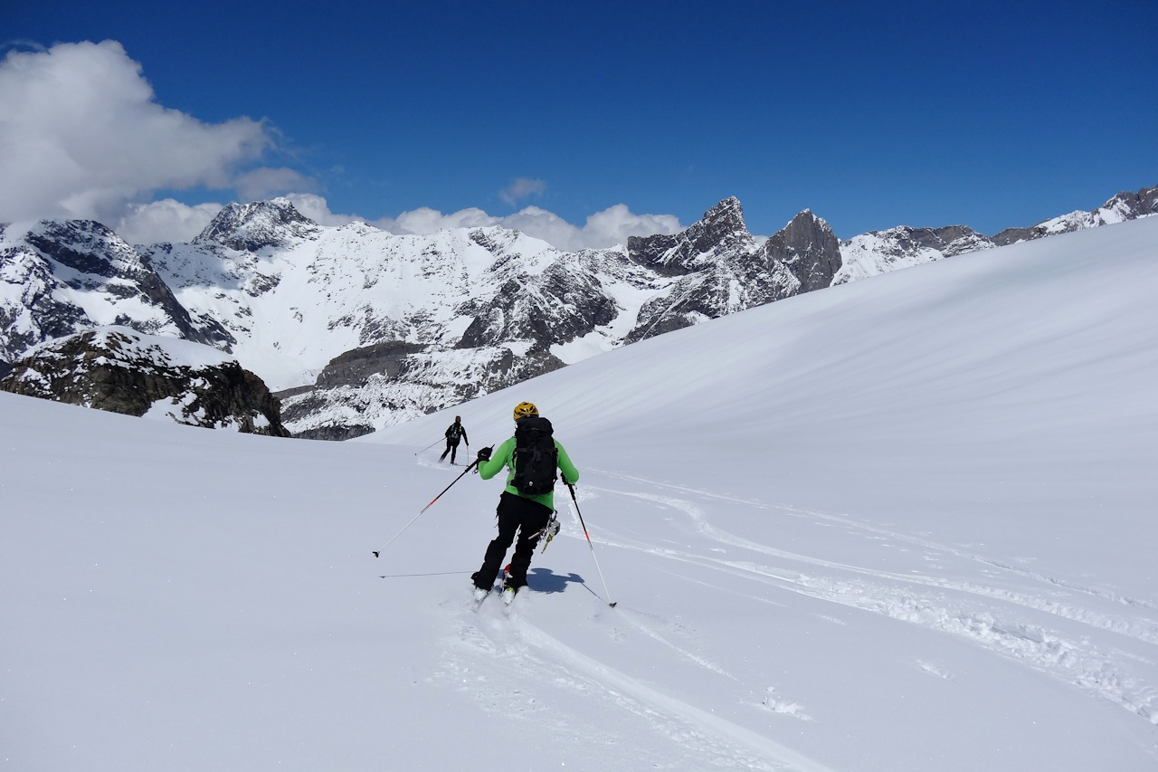 #19 Nous quittons les Dômes : Descente bien agréable jusque vers 2400 m. Nous quittons les Dômes : Descente bien agréable jusque vers 2400 m.
