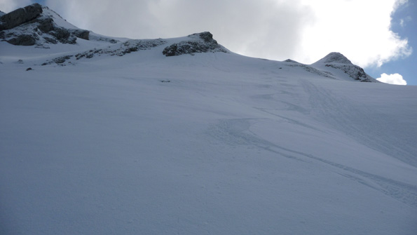 #6 depuis les cretes : profite de la fraiche tant que y depuis les cretes : profite de la fraiche tant que y'en a apres ce sera une belle plaque gelée sur les 200 prochains mêtres, ( de denivelé)