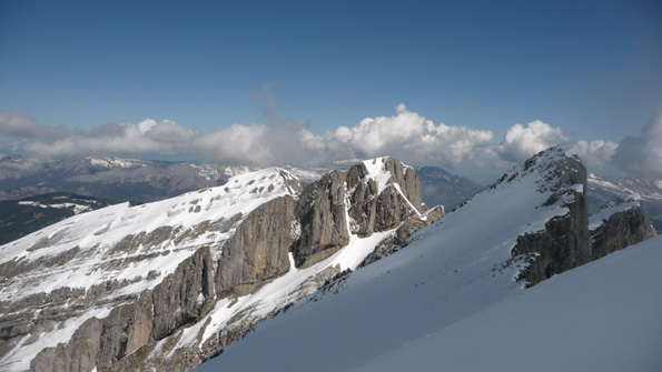 #4 cretes de la blonniere : au fond la pointe de merdassier, ce sera bientot le temps d cretes de la blonniere : au fond la pointe de merdassier, ce sera bientot le temps d'aller y courir d'ailleurs...