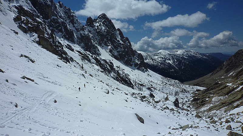 #11 Fin de descente : Fin de la descente dans le vallon Cabret : des pierres mais pas trop de touchettes. Fin de descente : Fin de la descente dans le vallon Cabret : des pierres mais pas trop de touchettes.