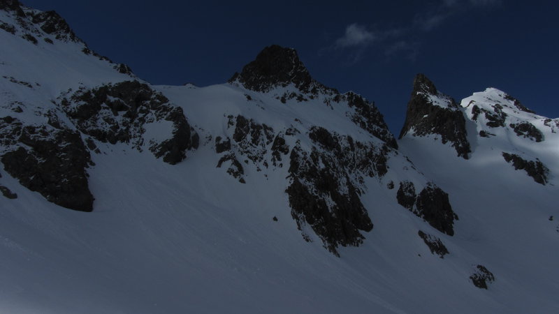 #22 sdx-14 : le col de la passure..
pour ceux qui aurait aimé descendre directement sous le col et non traverser à droite...(enfin à gauche sur la photo) sdx-14 : le col de la passure..
pour ceux qui aurait aimé descendre directement sous le col et non traverser à droite...(enfin à gauche sur la photo)