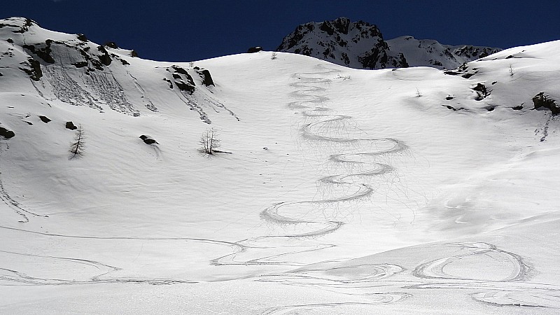 #5 2300m : Bonne moquette à la descente 2300m : Bonne moquette à la descente