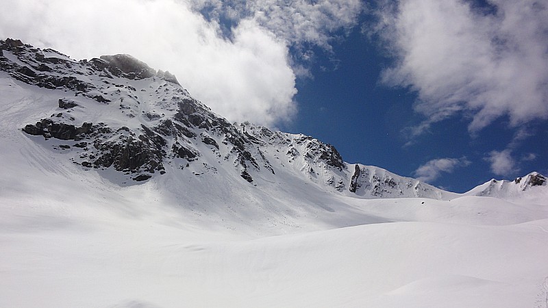 #1 la combe d la combe d'acces : belle éclaircie, vue du couloir N à gauche et NNO au ce