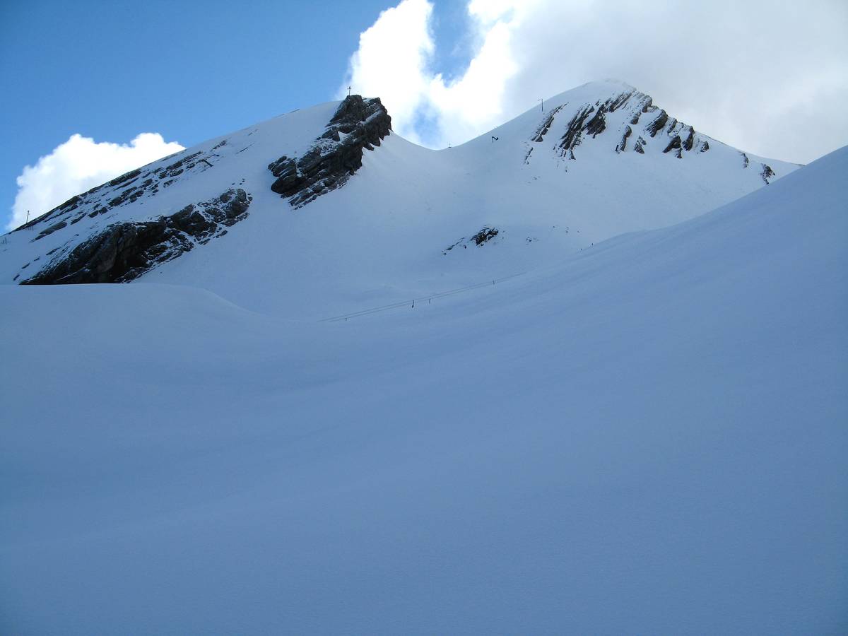 #2 La Grande Balmaz : ... et le large couloir y menant à gauche La Grande Balmaz : ... et le large couloir y menant à gauche