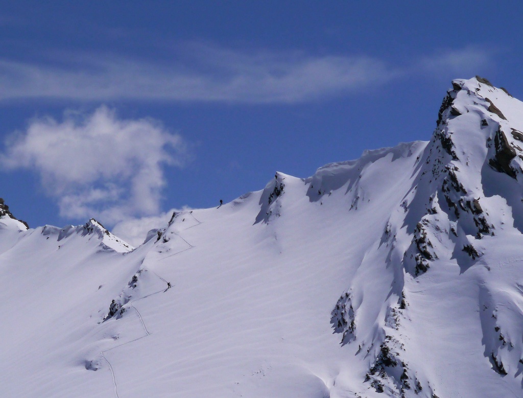 #13 Le Col des Ugousses... : ...vu de la Tête de Clausis (photo Jacques L) Le Col des Ugousses... : ...vu de la Tête de Clausis (photo Jacques L)