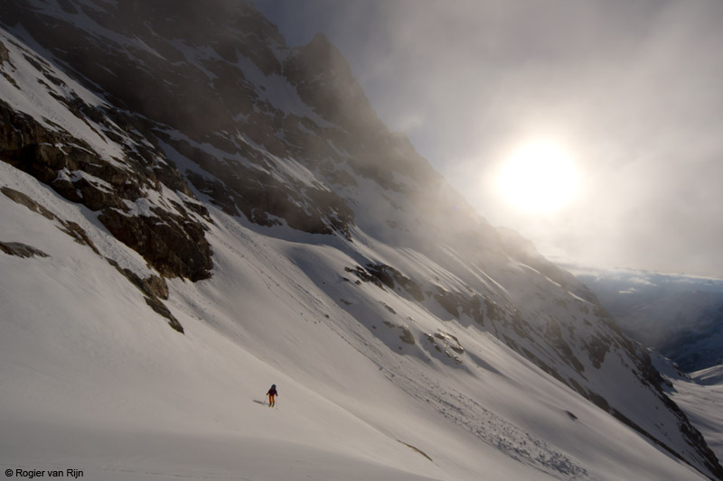 #5 Ailefroide Orientale : Debut de la montée, neige bien dur... Ailefroide Orientale : Debut de la montée, neige bien dur...