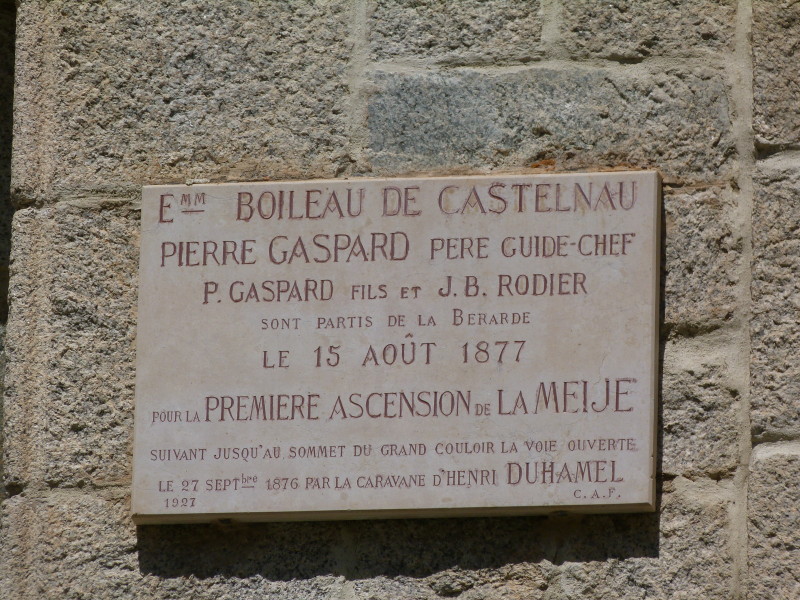 #18 Un lieu historique : Une page de l Un lieu historique : Une page de l'histoire de l'alpinisme s'est écrite ici.