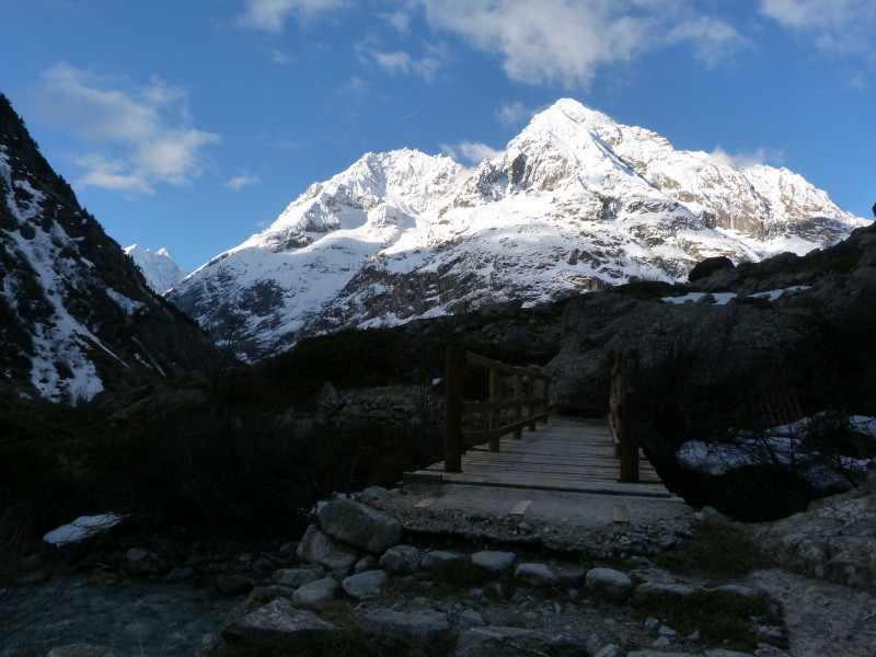 #4 Le petit pont de bois : Grande Aiguille de la Bérarde ? Le petit pont de bois : Grande Aiguille de la Bérarde ?