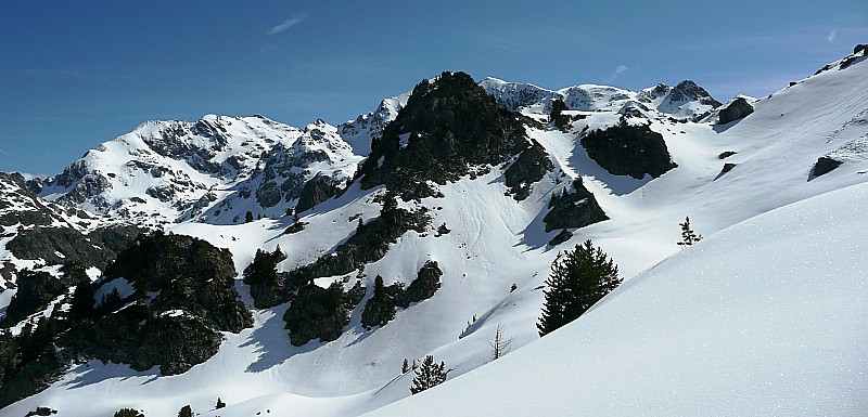 #3 Sous pointes de Jasse Bralard : Belle vue en face sur la Grande Lance de Domène, la Croix de Belledonne Sous pointes de Jasse Bralard : Belle vue en face sur la Grande Lance de Domène, la Croix de Belledonne