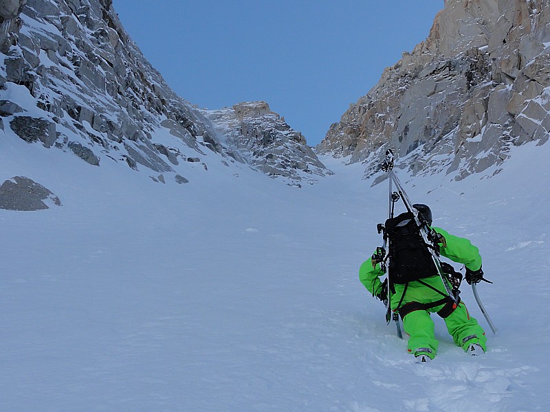 #3 Couloir en Y : Sous la bifurcation : ça brasse! Couloir en Y : Sous la bifurcation : ça brasse!