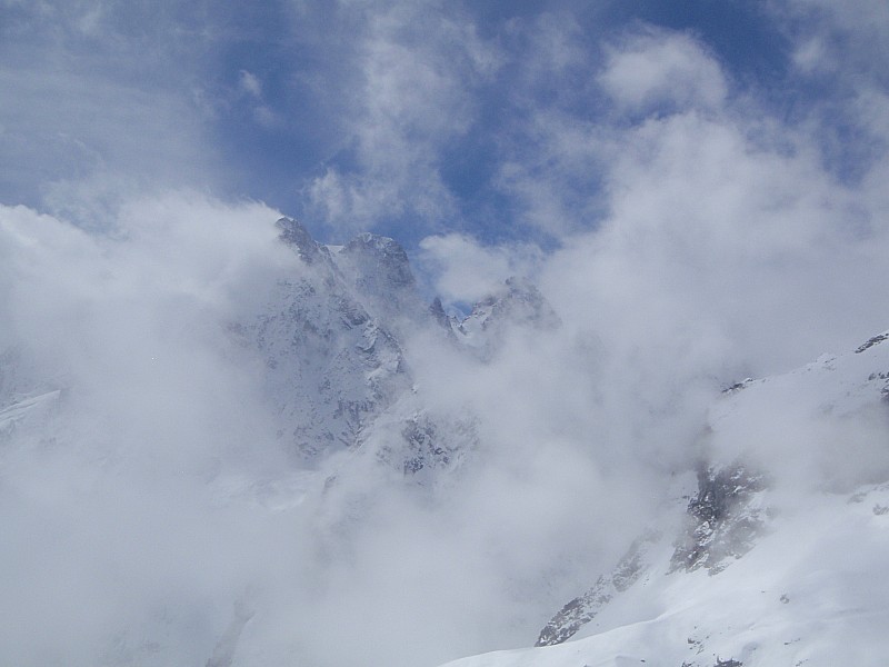 faces N : vers midi, le ciel se déchire