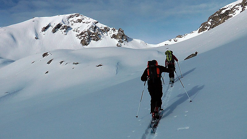 #1 2300m : bon enneigement dans le vallon de la petite cayole 2300m : bon enneigement dans le vallon de la petite cayole